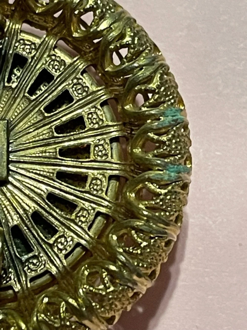 Vintage Abstract Art Glass Pin #9611 💎